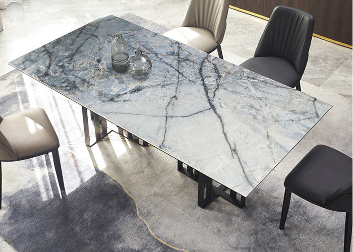 Insieme minimalista del tavolo da pranzo dell'hotel della forte pagina del metallo